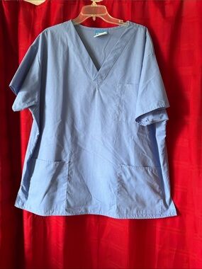 Crest Men's Light Blue V-Neck Scrub Top